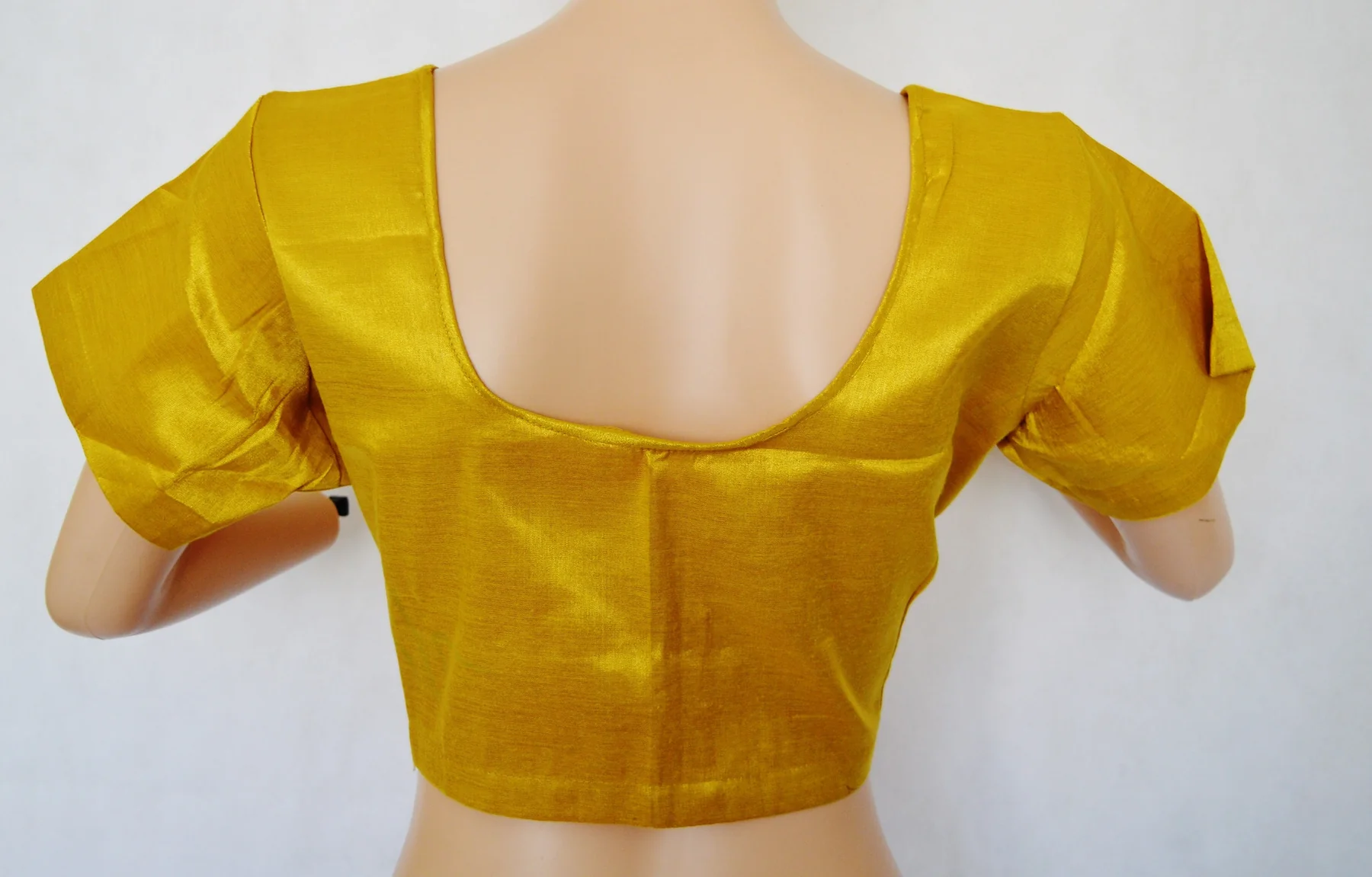 Elegant Gold Brocade Blouse – Size 42 - Image 2